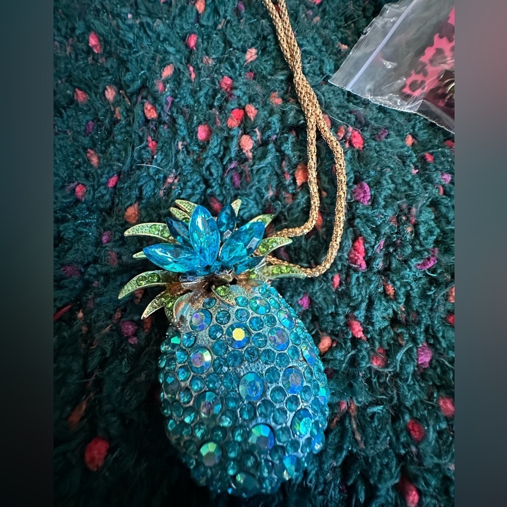 Betsey Johnson Pineapple Set — Necklace, Brooch + Earrings | NWT Vintage - Picture 10 of 16